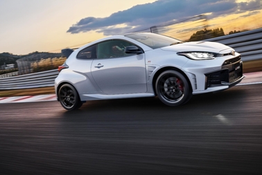 RZ“High performance” + Aero performance package［GR-DAT（8AT・4WD）］